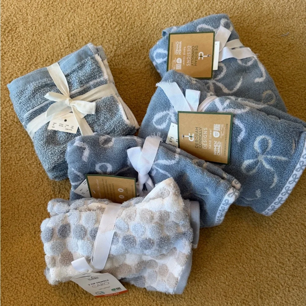 Bundle of Blue and White Towel Sets